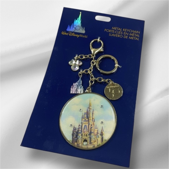 Disney World 50th Anniversary Keychain - Picture 1 of 1